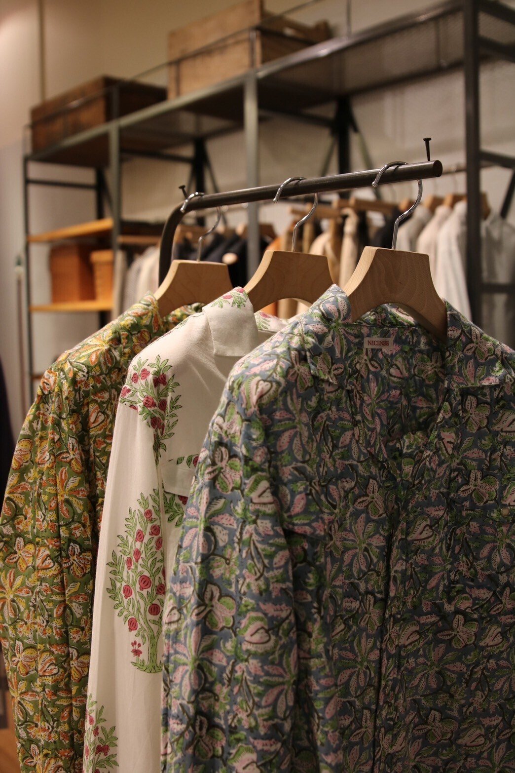 NICENESSオリジナルの花柄ウエスタンシャツ。【2024 S/S】【NICENESS