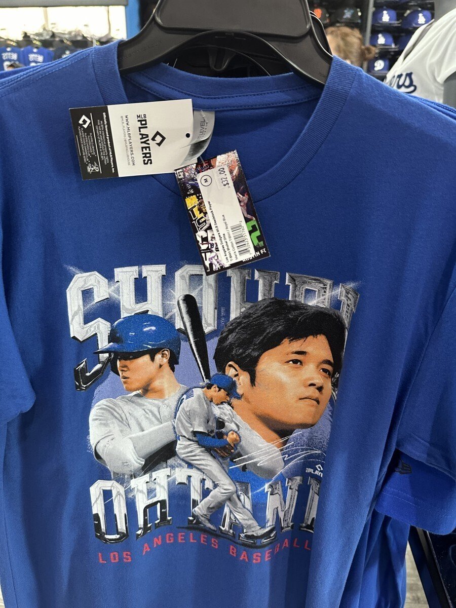 ハワイのドジャース公式ショップで「大谷翔平選手」のユニフォームが手