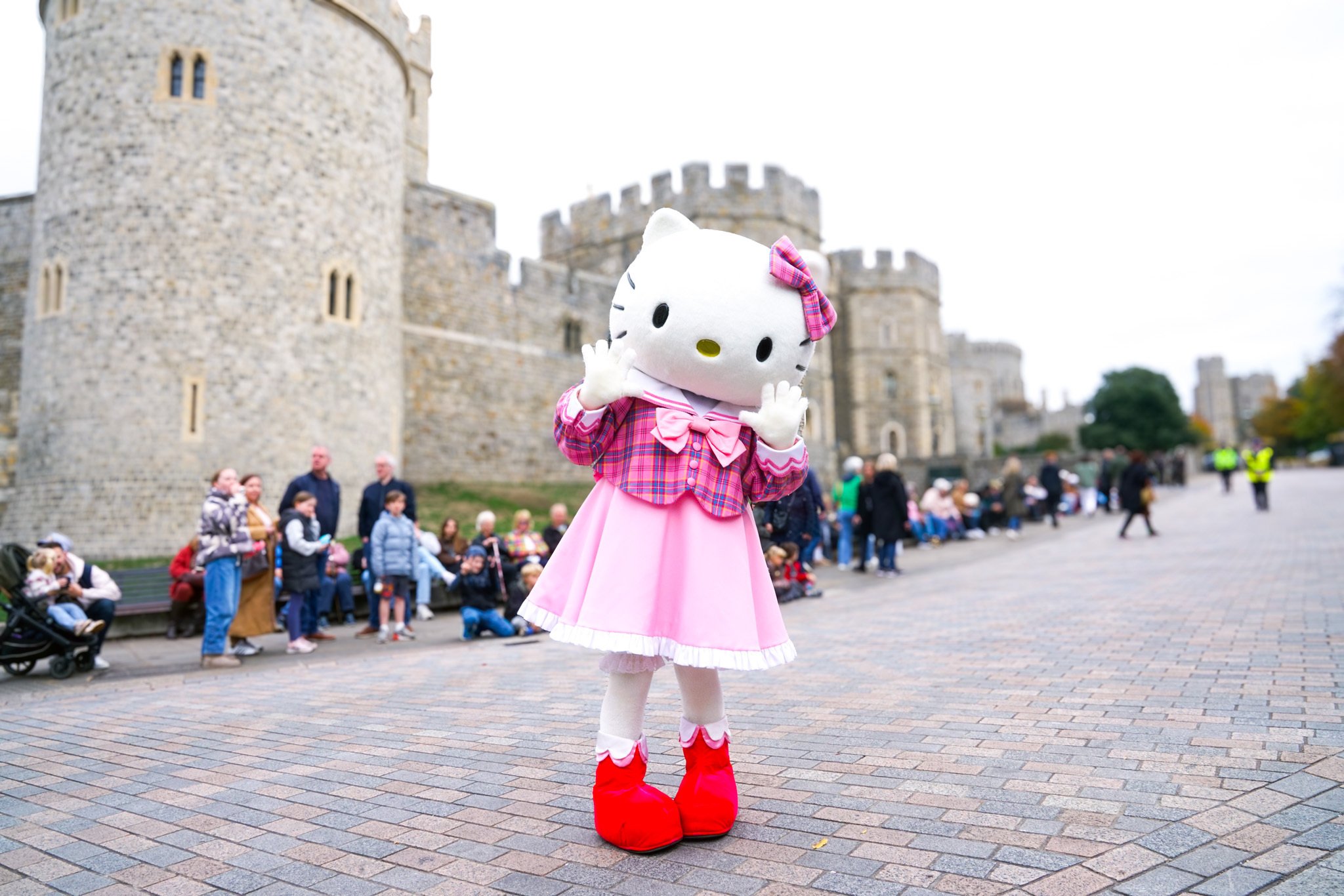 ハローキティが出身地ロンドンで笑顔を届ける旅｜SanrioTimes