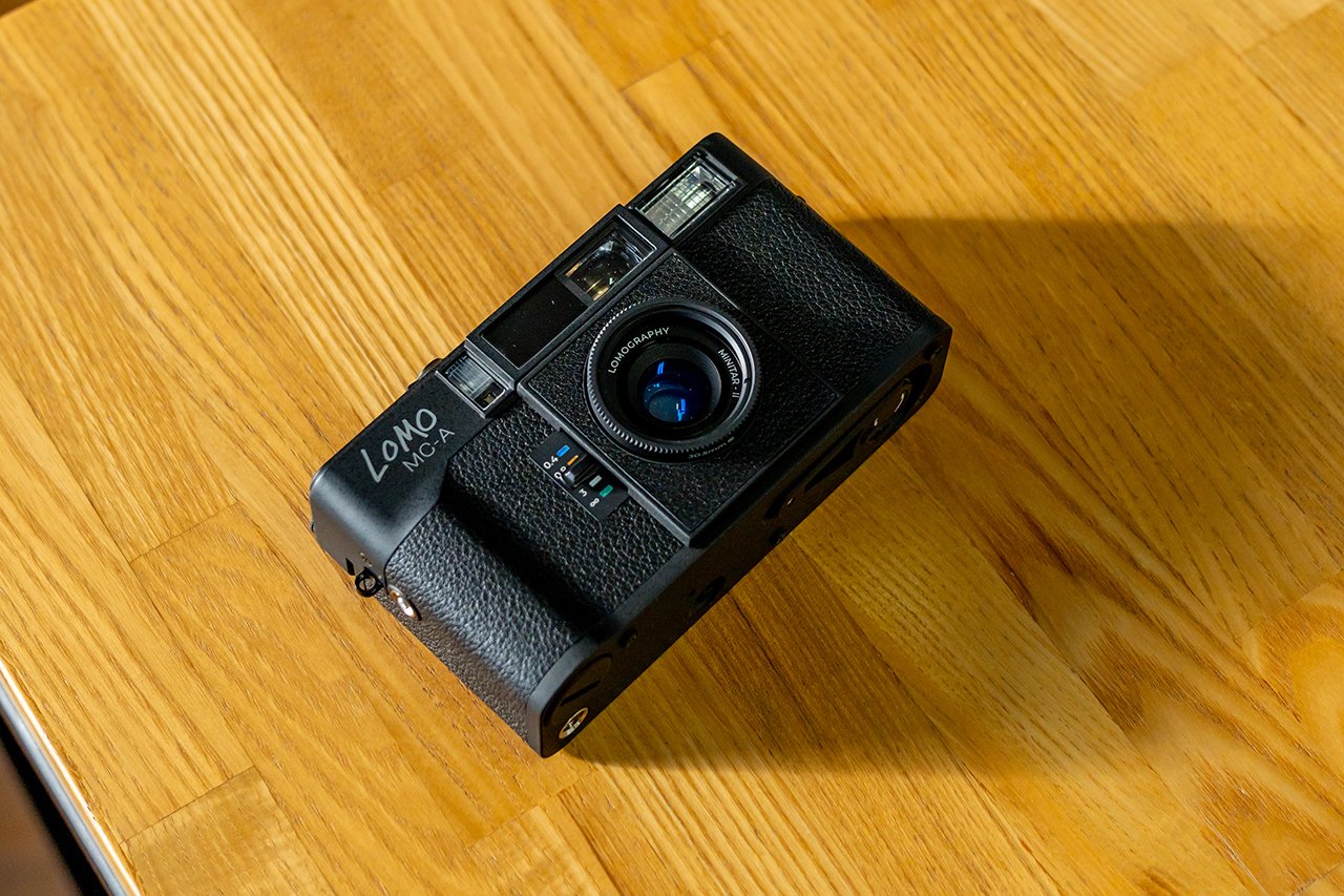 フィルムカメラ始めました」今だから選ぶ新旧2機種｜乃木章