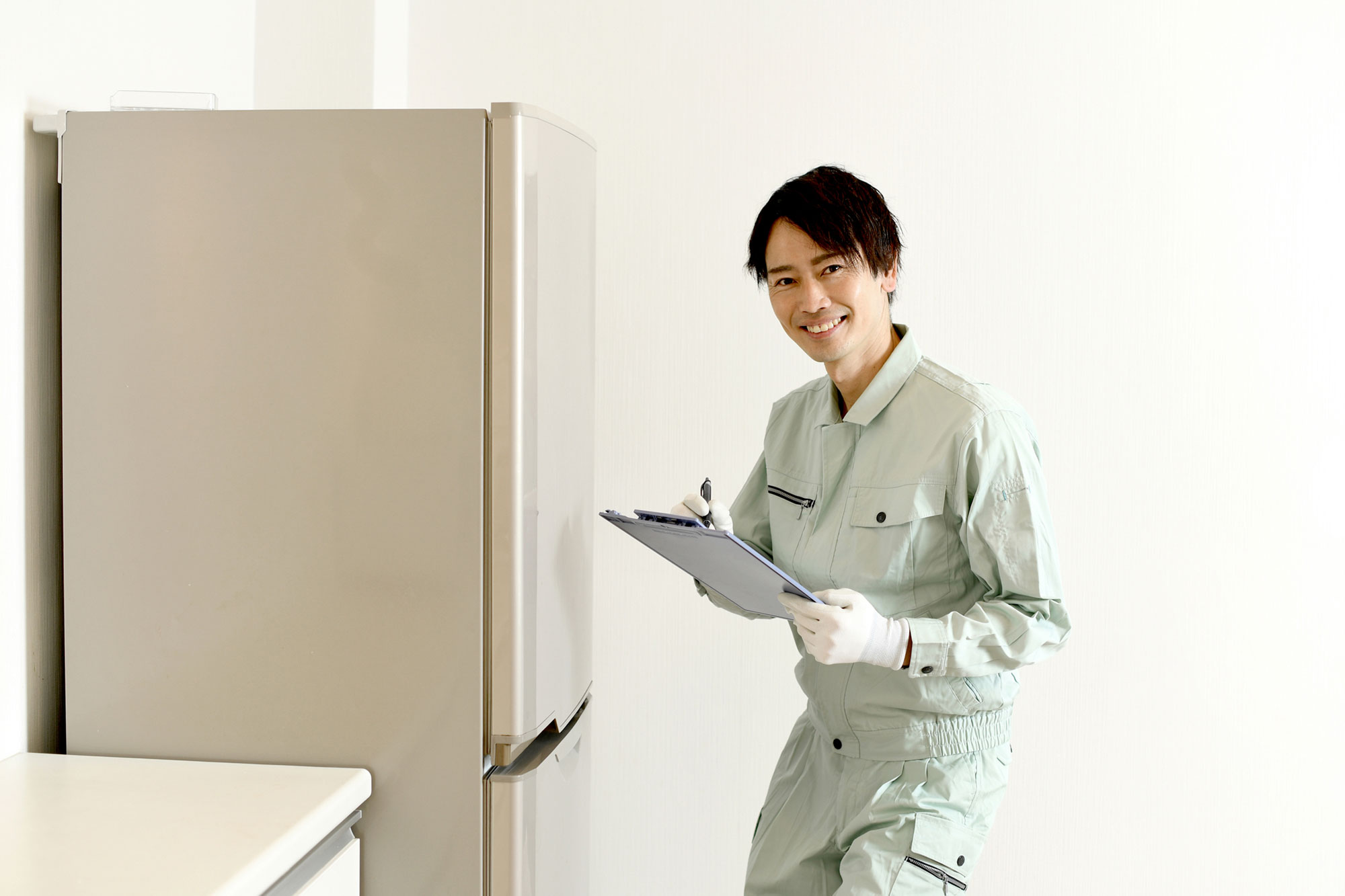 冷蔵庫を引っ越しで運ぶまでの流れは？搬入時・搬入後の注意点も解説