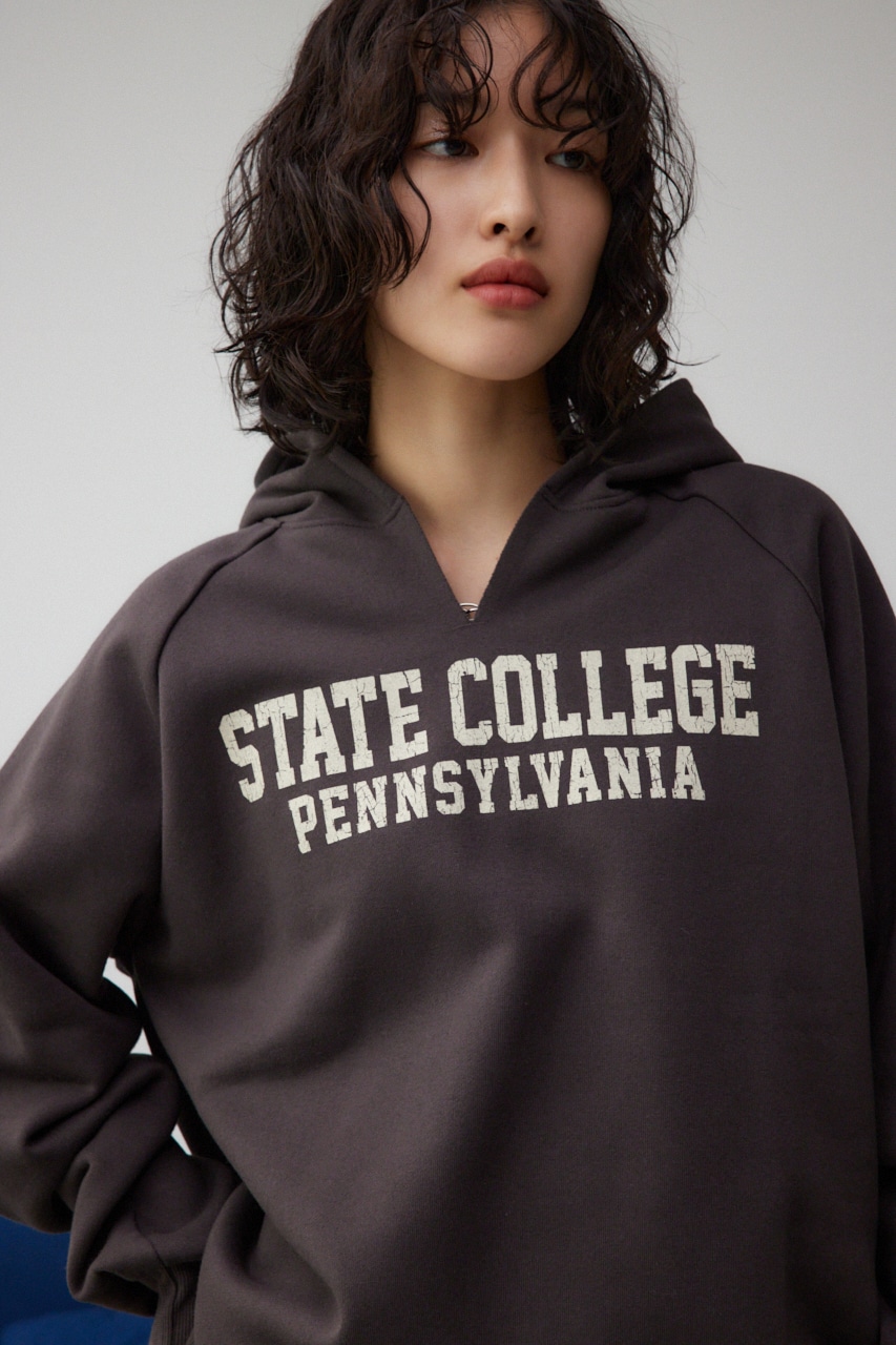 カレッジプリントスウェットパーカー｜WOMEN｜250HAB90-580I｜AZUL BY