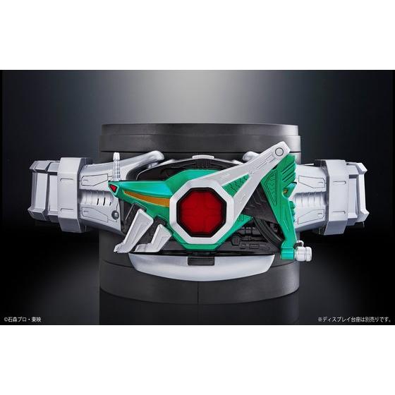 仮面ライダーカブト」地獄兄弟の変身ベルトが大人向けにハイスペックで