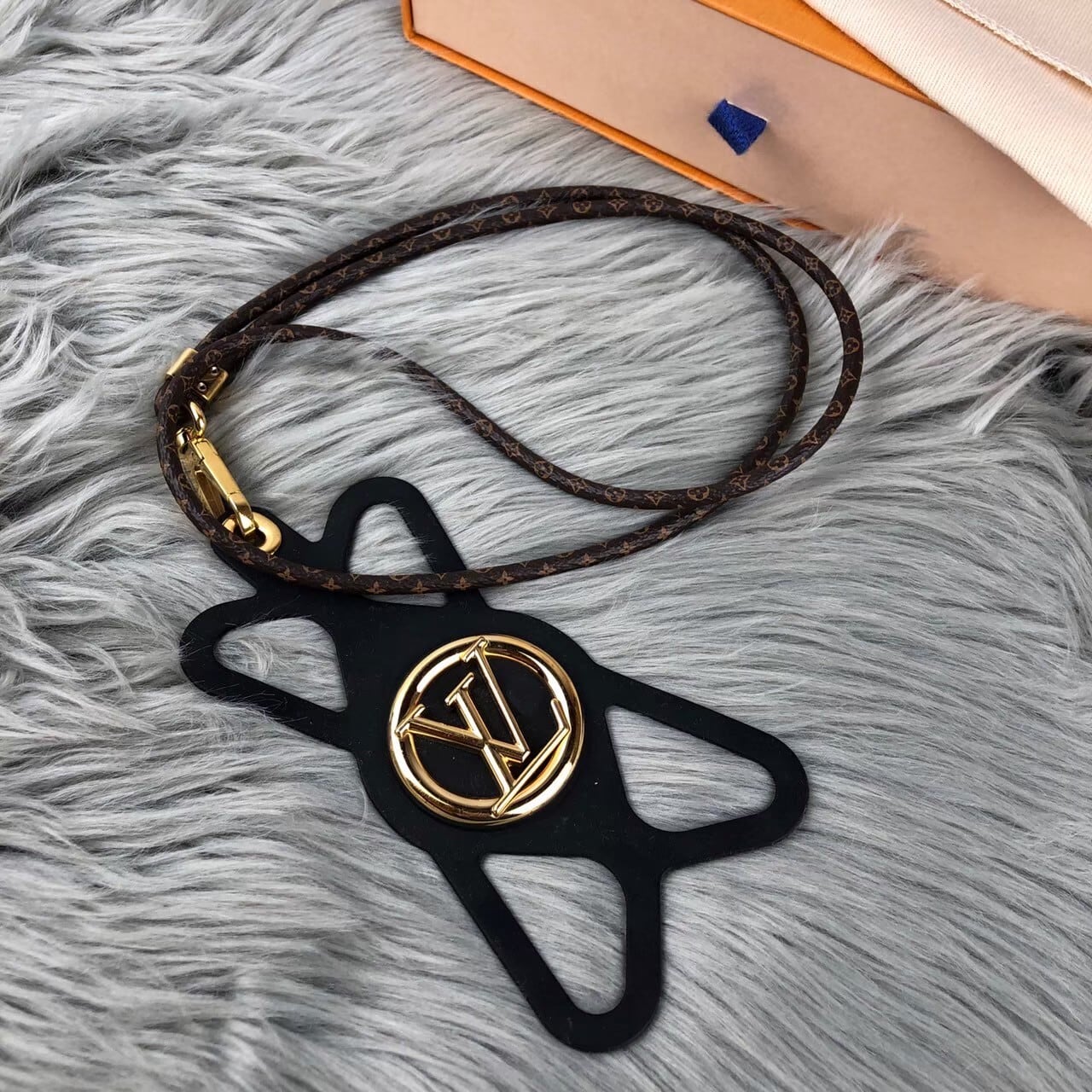 中古】ルイヴィトン LOUIS VUITTON ストラップ フォンホルダー