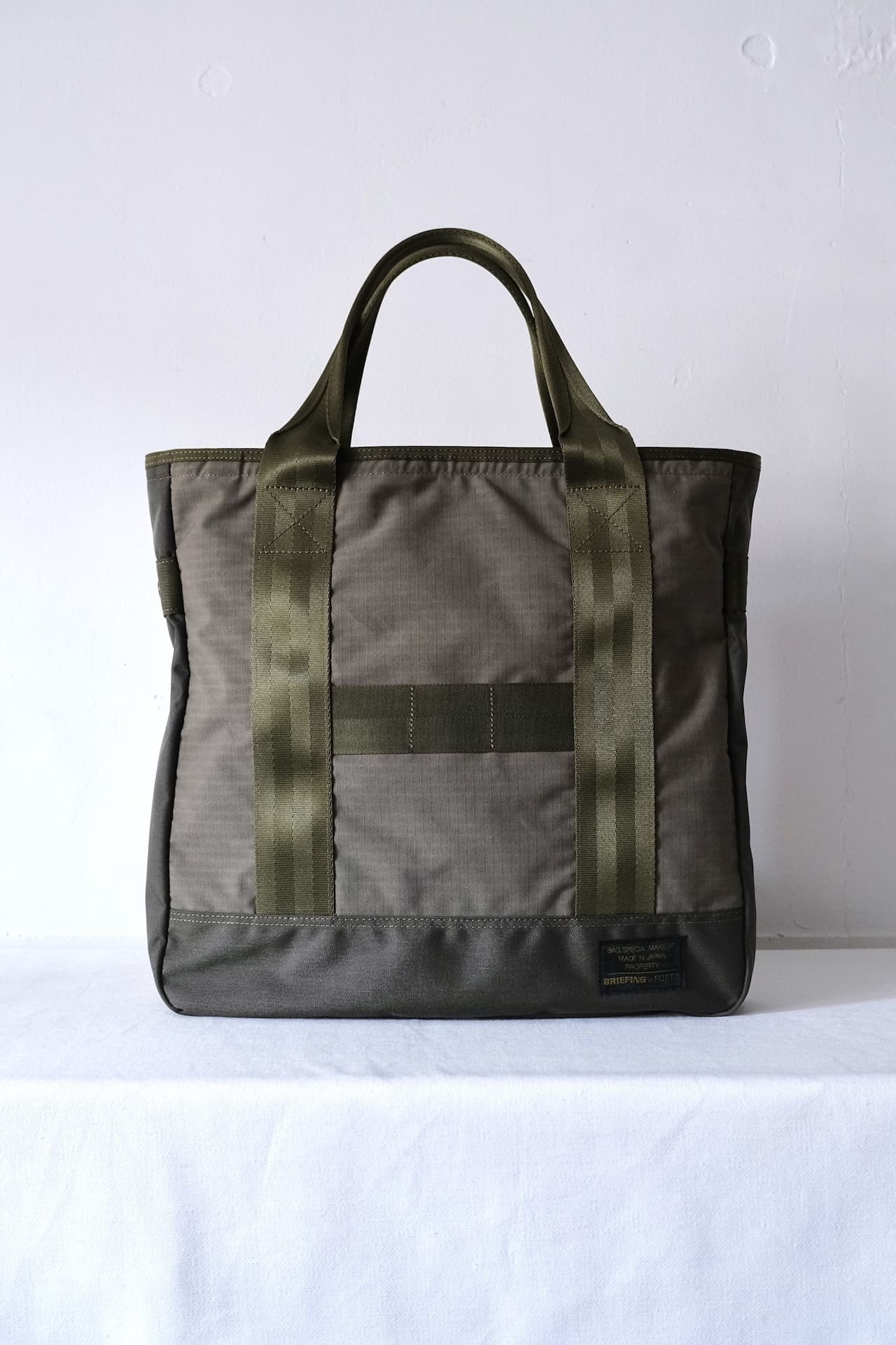 FUJITO × BRIEFING Flyers Tote Olive | Directors Web Shop