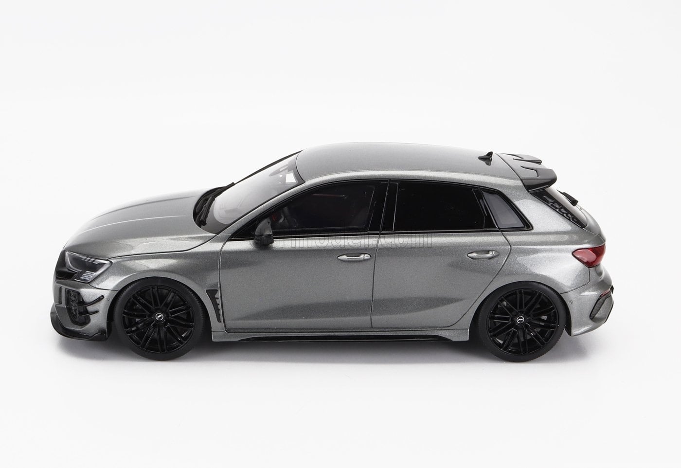 ミニカー 1/18 アウディ A3 RS3 GT-SPIRIT 1/18 AUDI A3 RS3 SPORTBACK