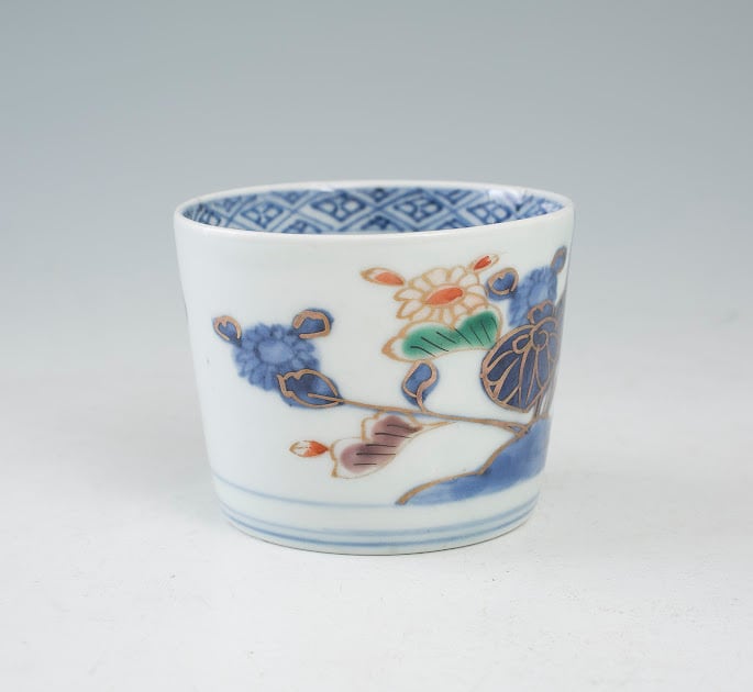 色絵金彩そば猪口 伊万里 蕎麦猪口 伊万里 草花文 経菱 四方襷 古