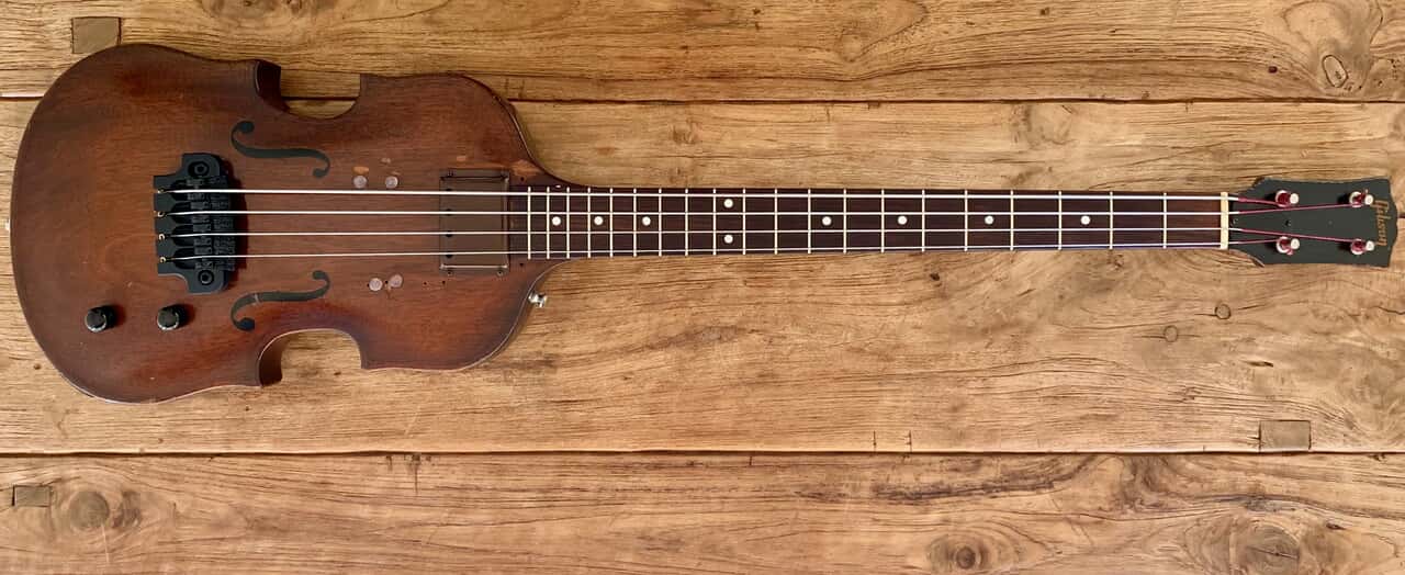 BASSIST FILE－AYA | ベース・マガジン