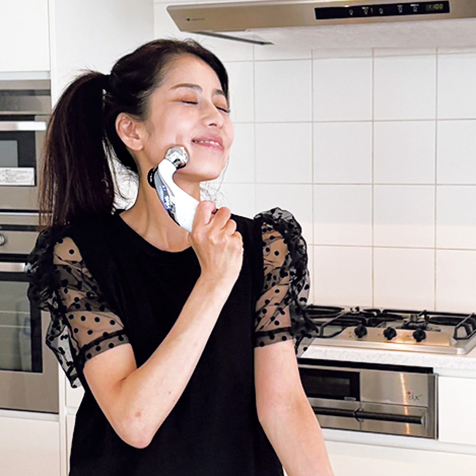 迷ったら「ReFa」で本当にいい？ 美顔器を60日ガチで使い続けた結果が