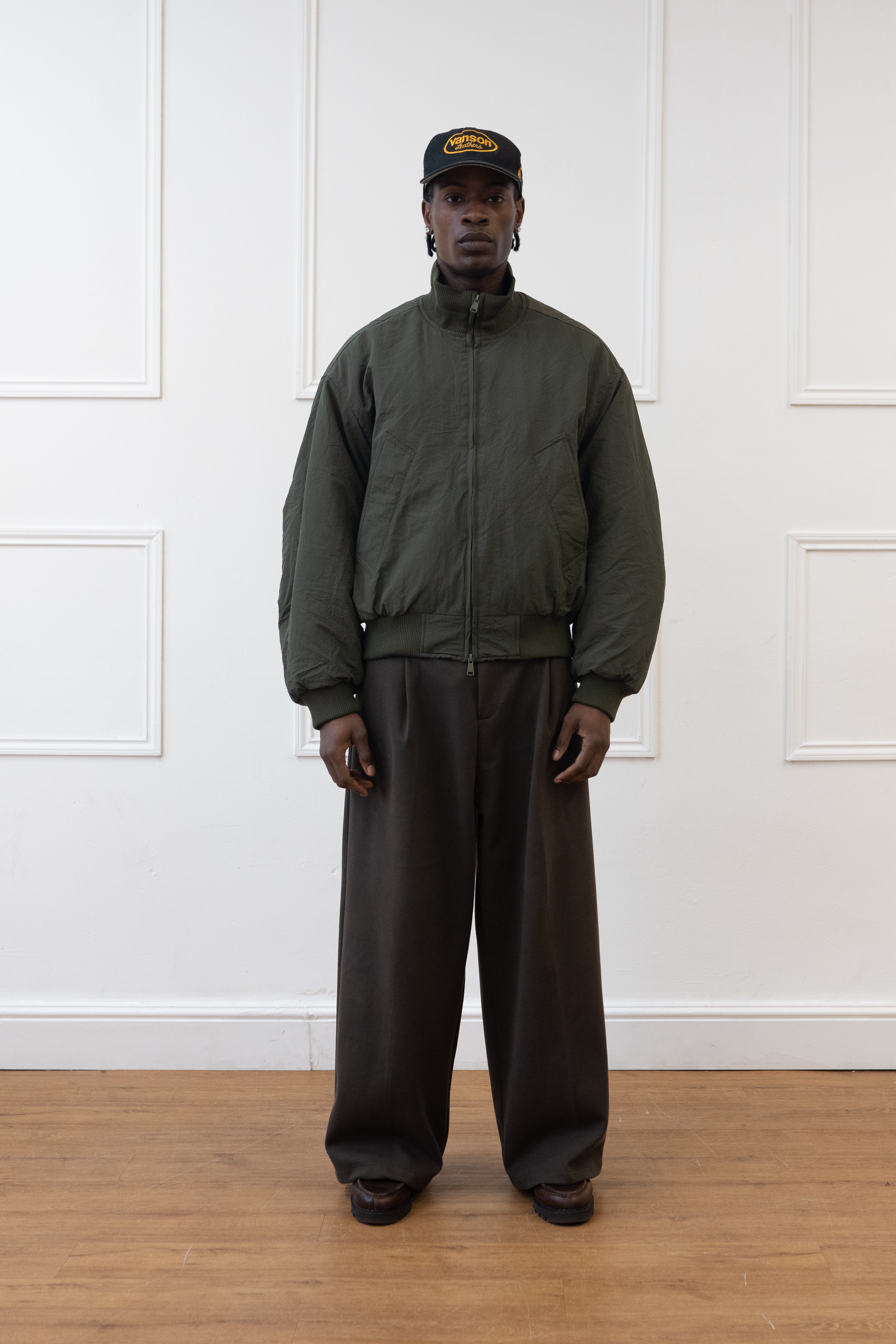 B3-121.jpg?v=1764882758