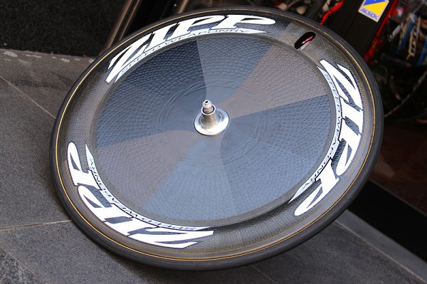 表面は、まるでゴルフボール。ZIPP SUB-9 DISC TUBULAR 買取入荷