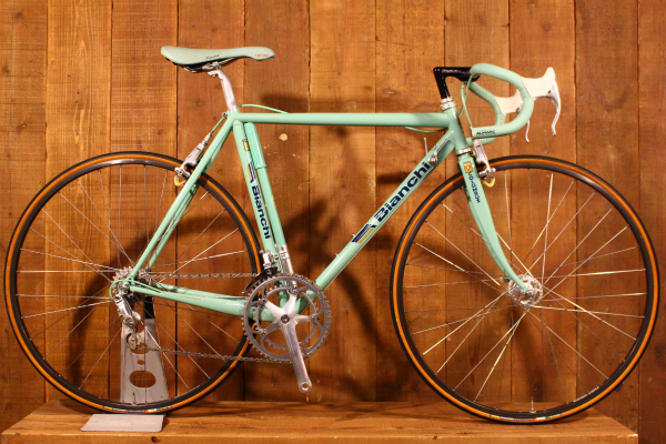 時代を象徴する尖った一台 Bianchi ビアンキ Proto Columbus Max Cレコ