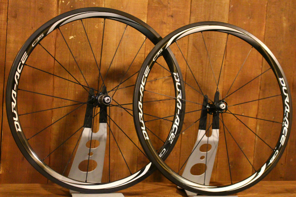 オールラウンドに使えるカーボンチューブラー シマノ デュラエース WH