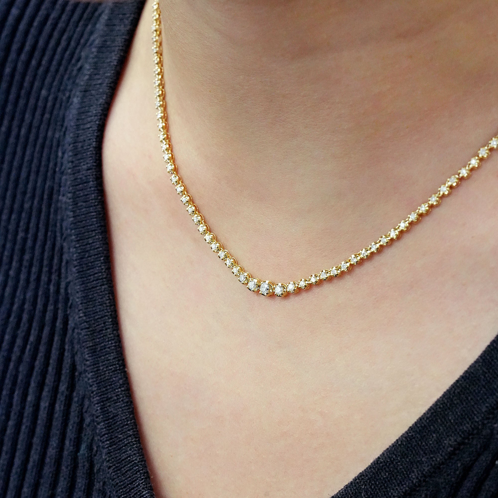 ダイヤモンド テニスネックレス – K18WG / YG、2.0カラット