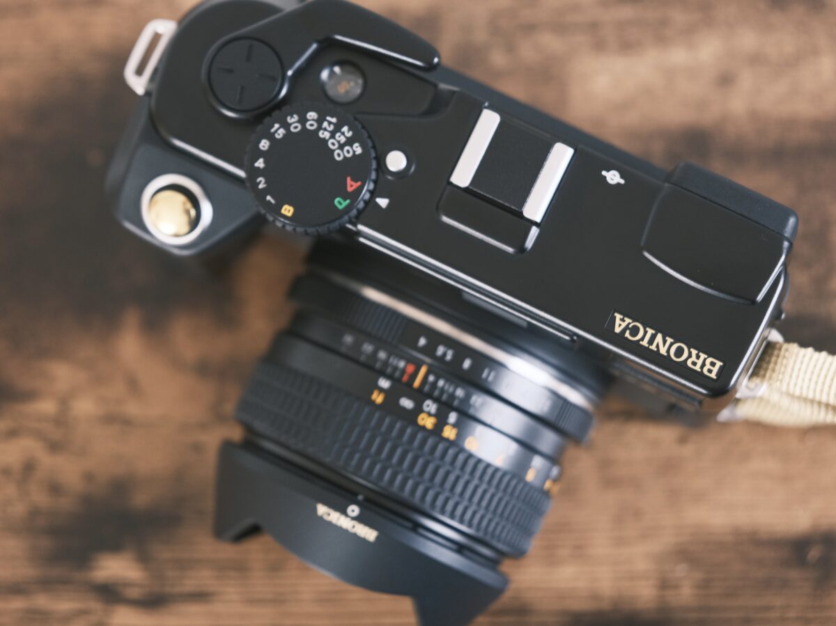 フィルムカメラレビュー。「BRONICA RF645」 | BORN SURE blog