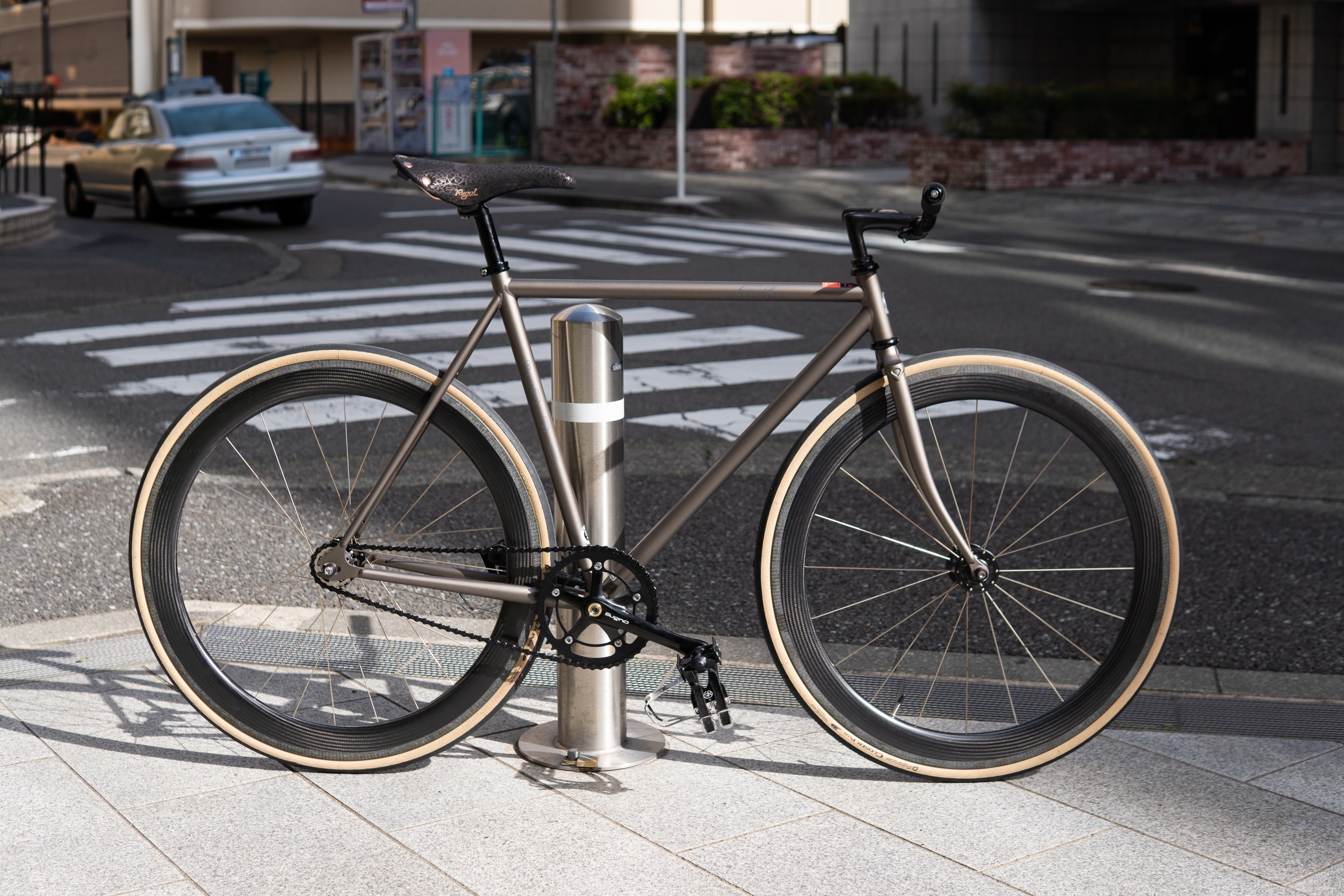 最高のFUJI FEATHERを最高のカスタムで。 | ブローチャーズ - BROTURES