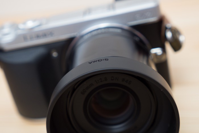 シグマ 60mm F2.8 DN マイクロフォーサーズ” レビュー。 外観を