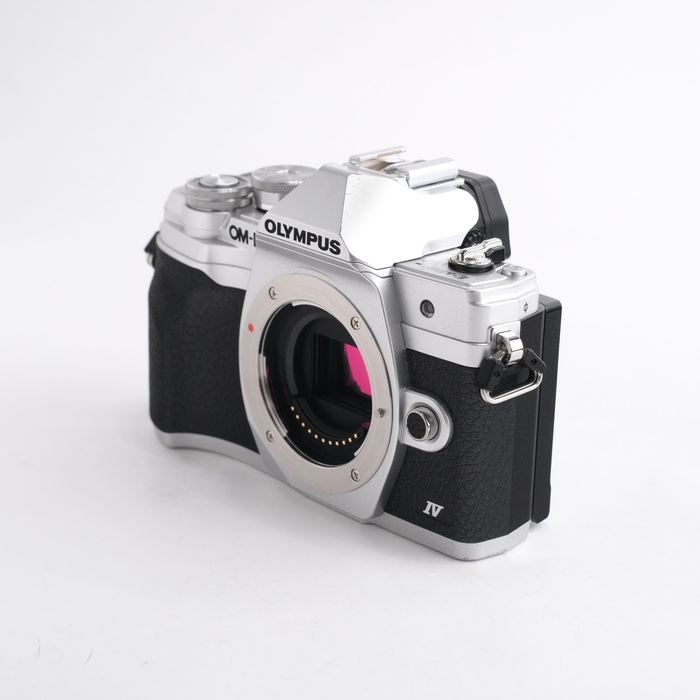 中古】(オリンパス) OLYMPUS OM-D E-M10 IV (4)ボディ シルバー