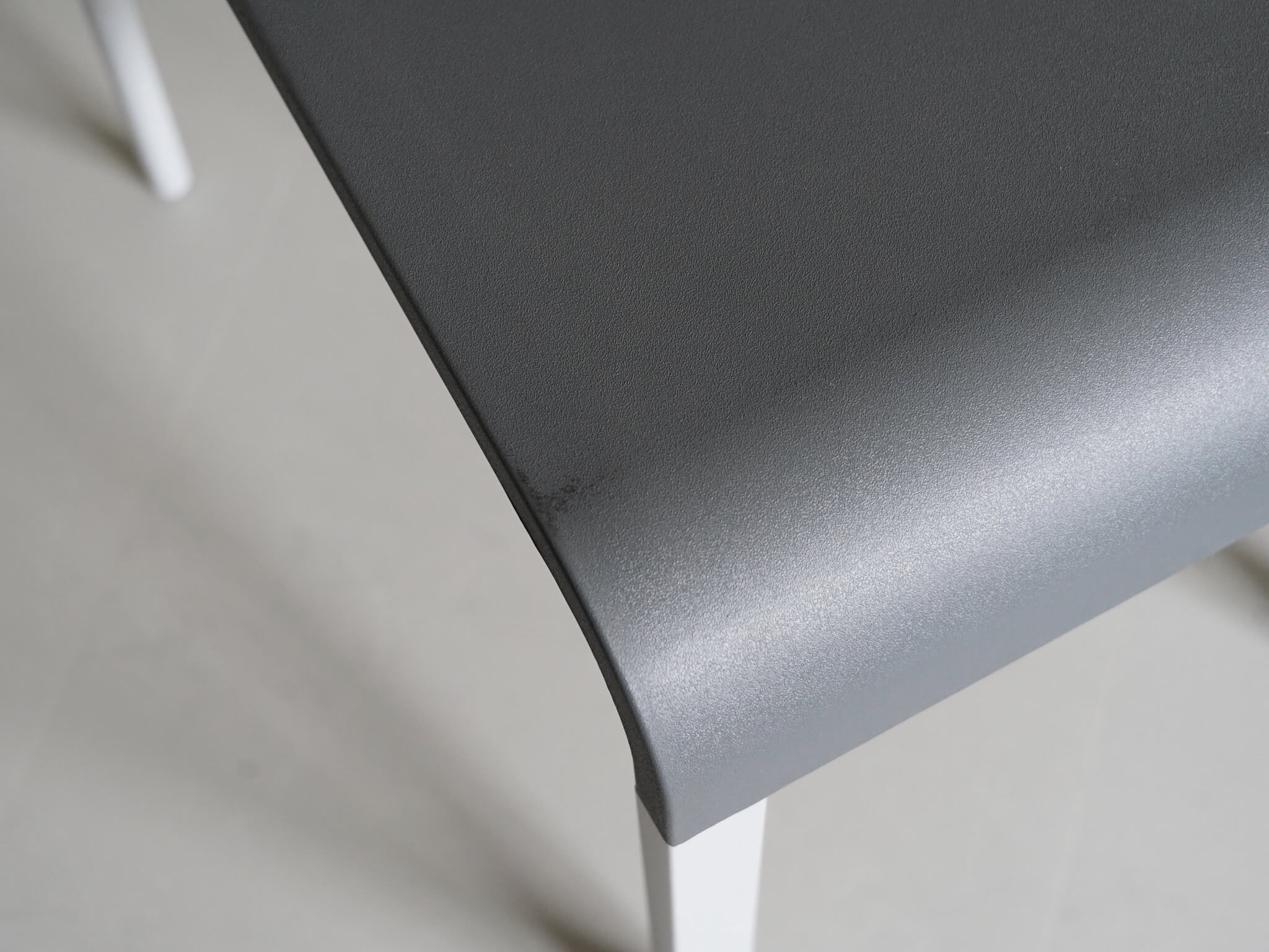 03 ゼロスリー グレー ヴィトラ マールテン・ヴァン・セーヴェレン