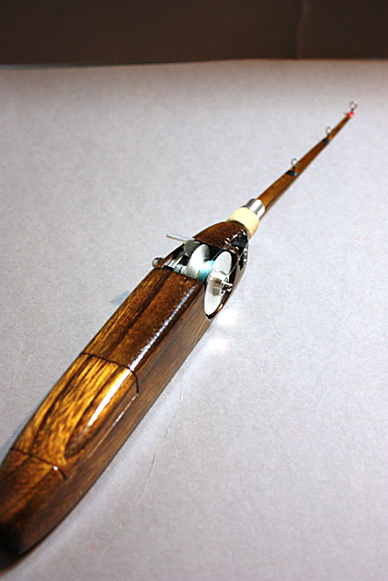 桐製わかさぎ電動リ一ル k-zan桐電動リール グレイス(右仕様)使用数回