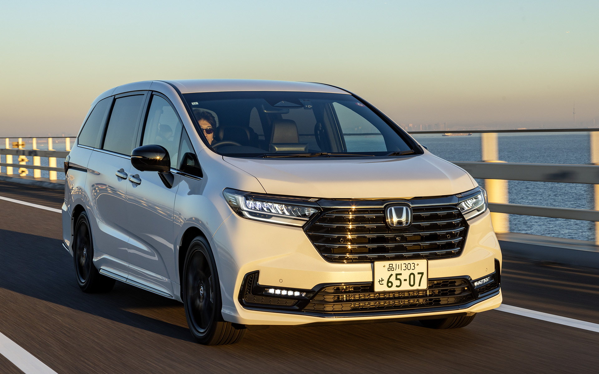 国内復活を果たしたホンダ「オデッセイ」改良モデル 走りの質はどう