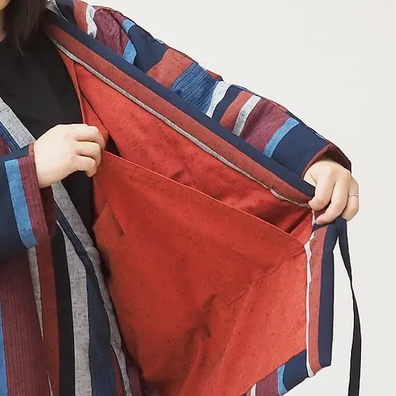 猫が入れるポケット付き！人と猫が一緒にぬくぬくできる綿入り防寒着