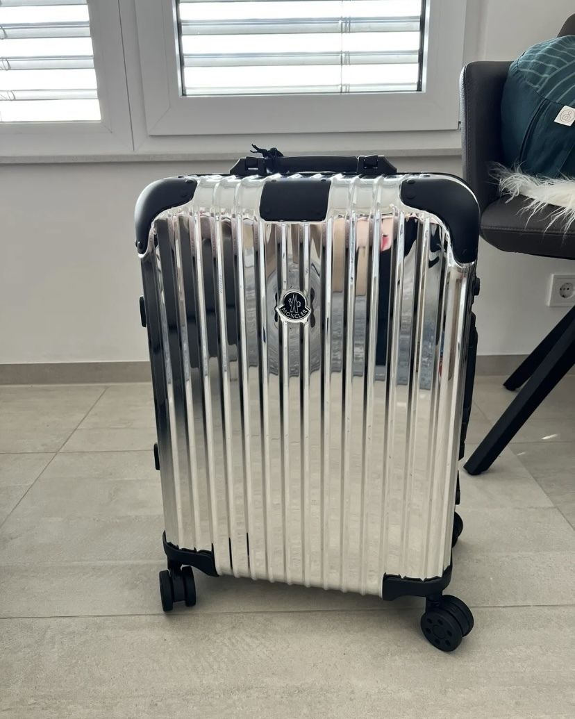 RIMOWA】RIMOWA × MONCLER Reflection Original Cabin 4輪 (RIMOWA