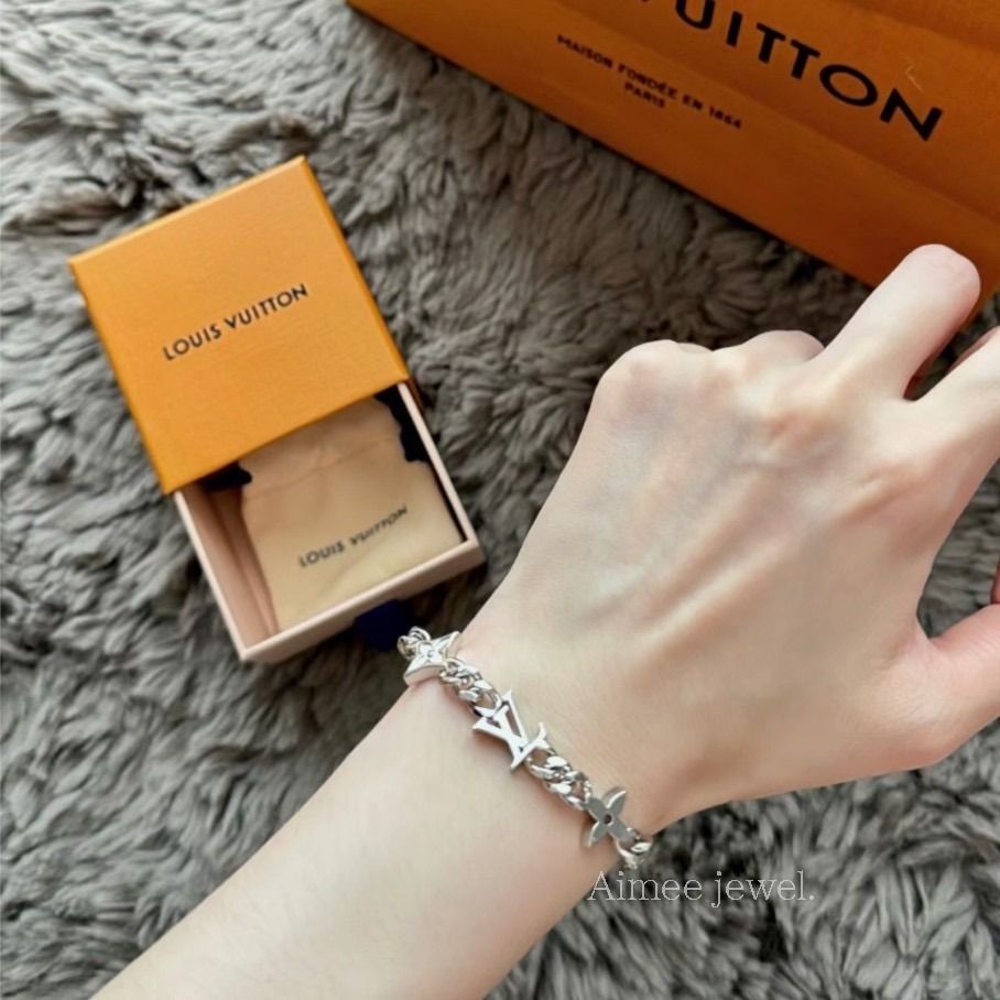 すぐ届く*国内発送 【Louis Vuitton】ブレスレット・LV スパイク