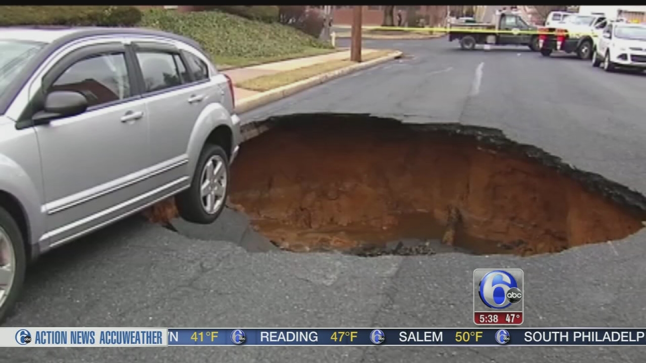 Giant sinkhole opens in Reading, Pa. street - 6abc Philadelphia
