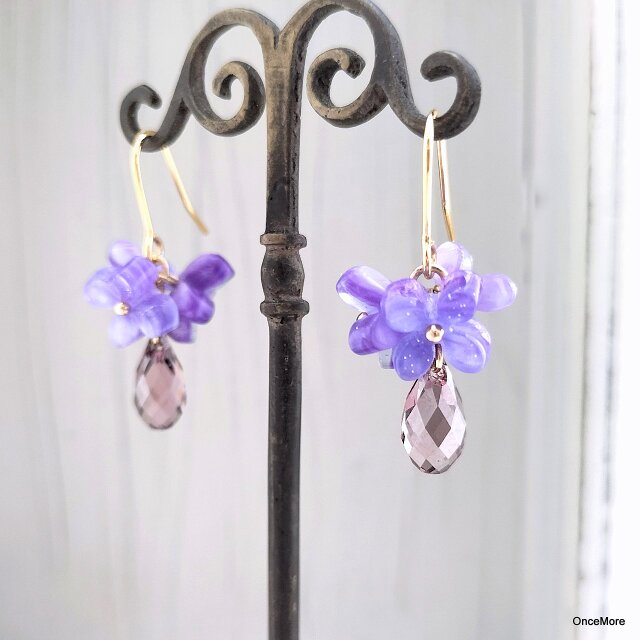 紫陽花とローズサテンしずくのピアス | iichi 日々の暮らしを心地よく