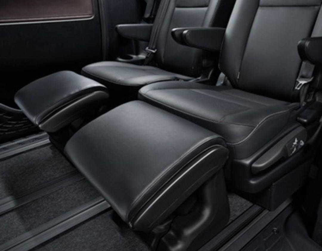 トヨタ(純正) オットマン のパーツレビュー | エスクァイア(こうちん元