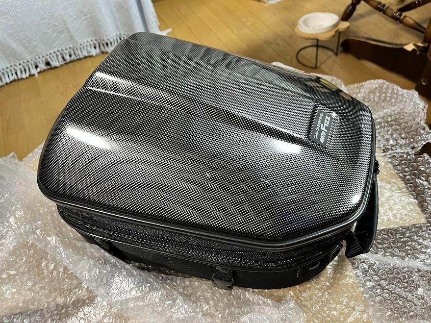 TANAX MFK-240CA シェルシートバッグGT カーボン 容量14～18L (再