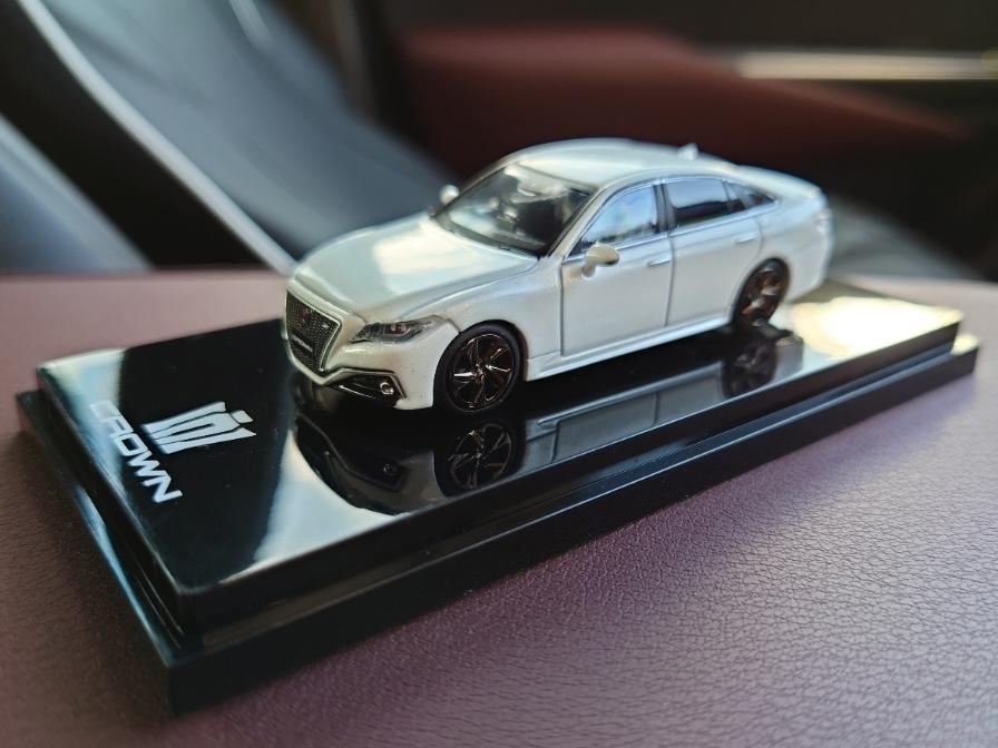 Hobby Japan 1/64 TOYOTA CROWN RS ホワイトパールクリスタルシャイン