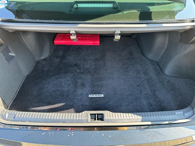 レクサス(純正) トランクマット のパーツレビュー | ISハイブリッド