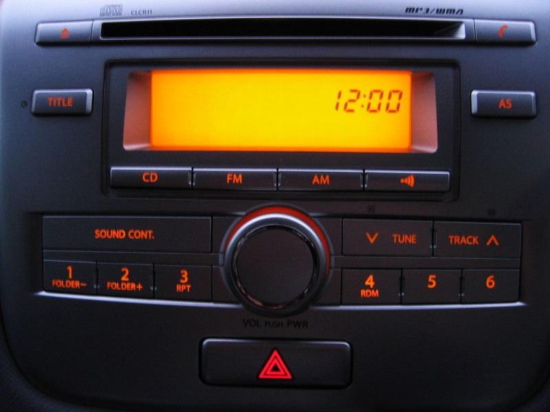 クラリオン純正CDデッキLED打ち換え加工（スズキ ワゴンR・MH23S）by