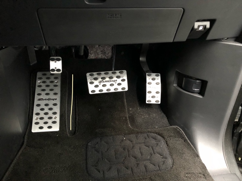 auto flags ペダル取り付け（三菱 デリカD:5・CV1W/CV2W/CV4W/CV5W）by