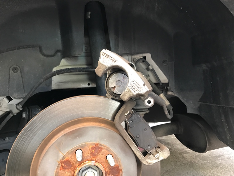 ブレーキパッド交換 後編（フォード エクスプローラー・5代目(U502