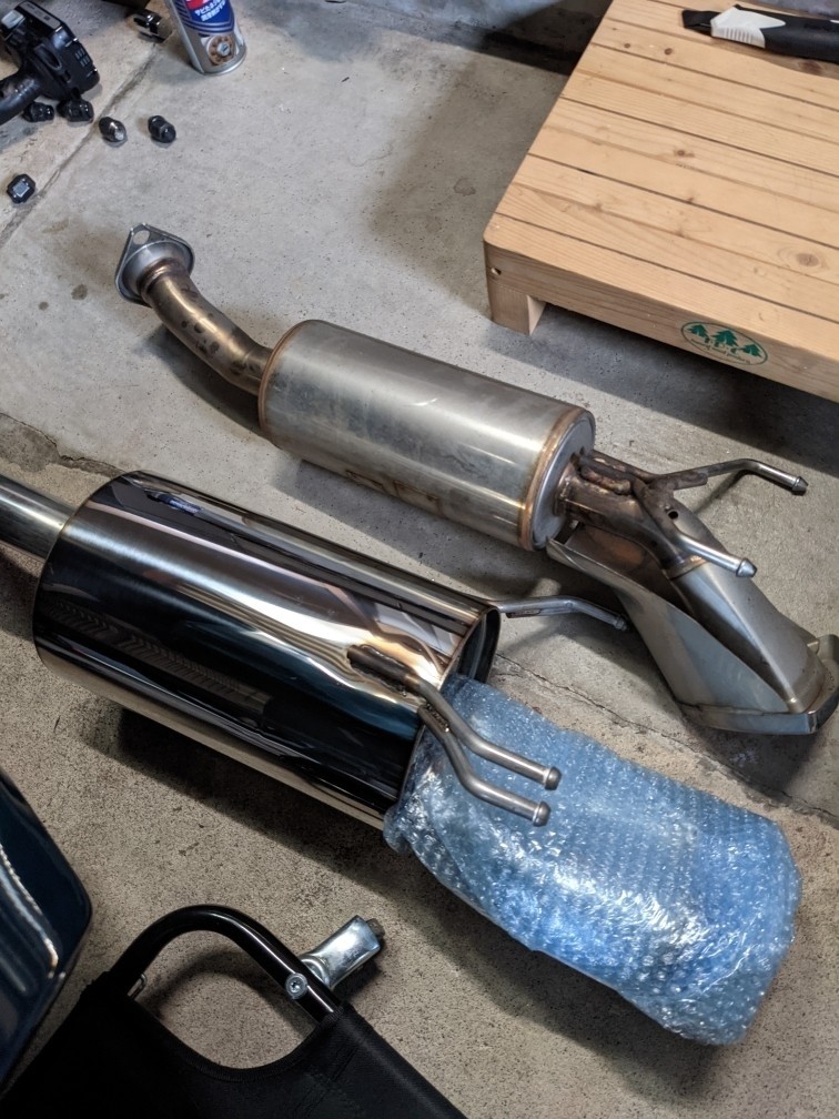 無限マフラー→BLITZマフラーへの交換（ホンダ CR-Z・ZF）by ﾄﾓﾛｰ