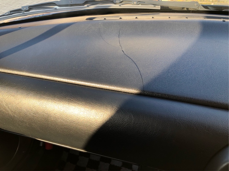 ダッシュボードカバーの取付（マツダ ユーノスロードスター・NA）by