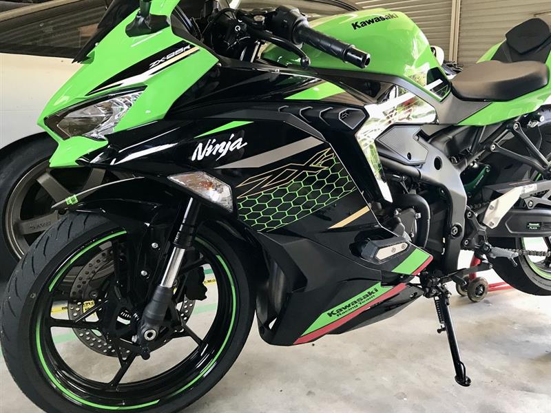 カウリング脱着（ロア）（カワサキ Ninja ZX-25R SE KRT EDITION）by