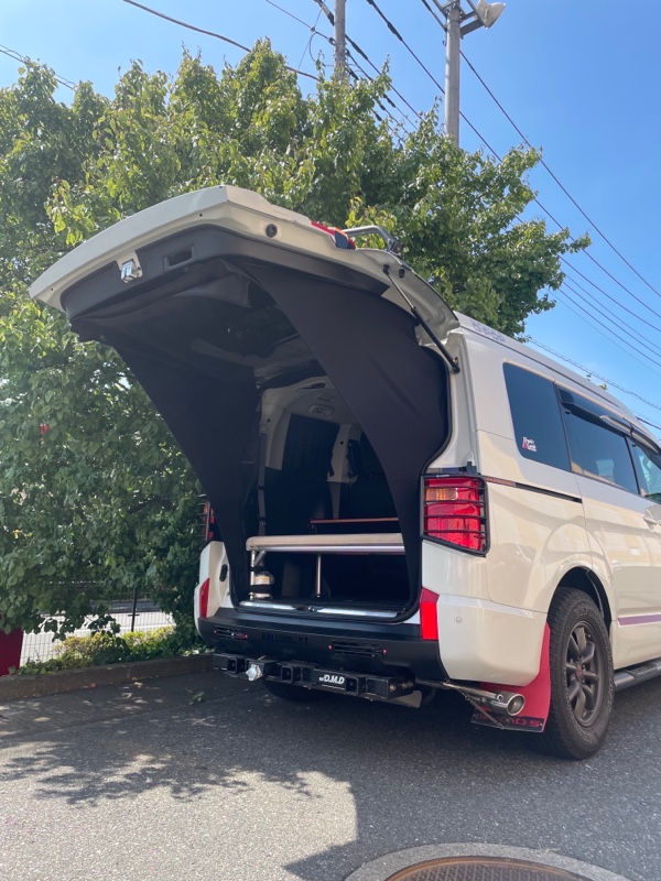 取付けました。アイズブロッカー（三菱 デリカD:5・CV系(ダイナミック