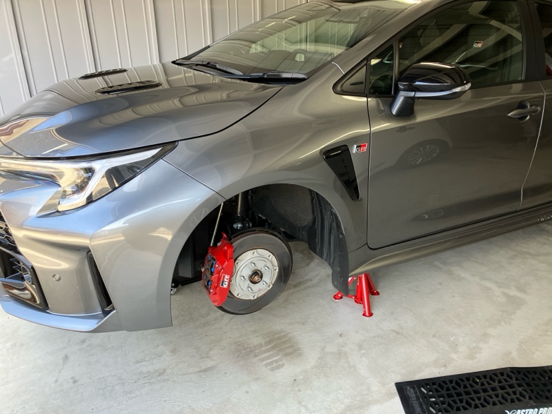 ブレーキパッド純正戻し（トヨタ GRカローラ・GZEA14H）by E.S - みんカラ