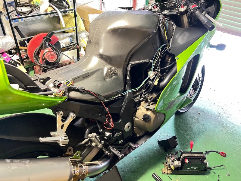 ウインカーリレー交換（カワサキ ZX-12R）by hiro-suke - みんカラ