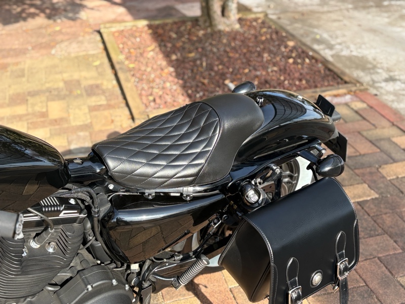 シート交換（ハーレーダビッドソン XL1200X フォーティーエイト）by ひ