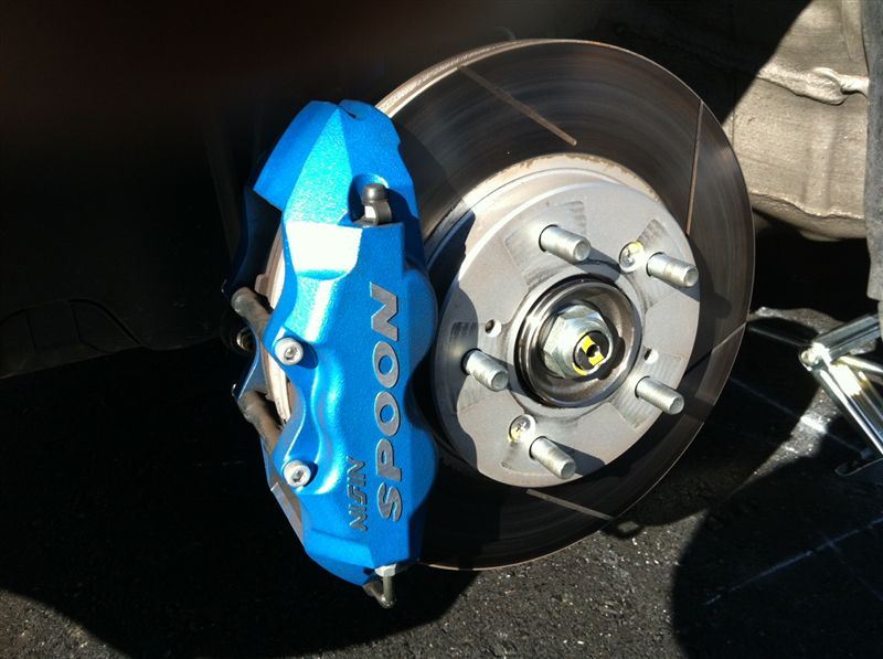 ツインブロックキャリパー SPOON(スプーン)のブレーキキャリパーの