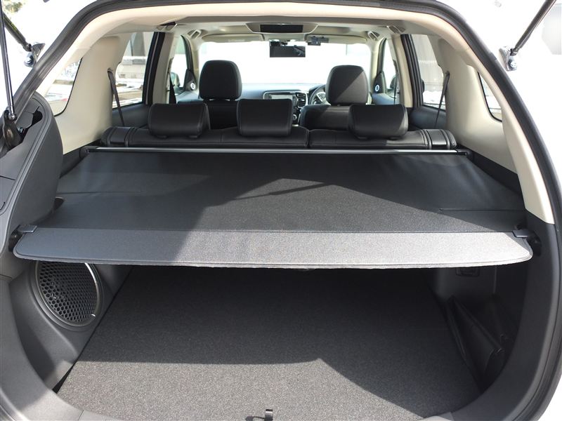 三菱自動車(純正) スライド式トノカバー/トノカバー のパーツレビュー