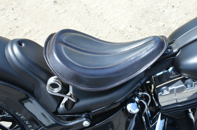 ハーレーダビッドソン(純正) ソロスプリングサドルシート のパーツ