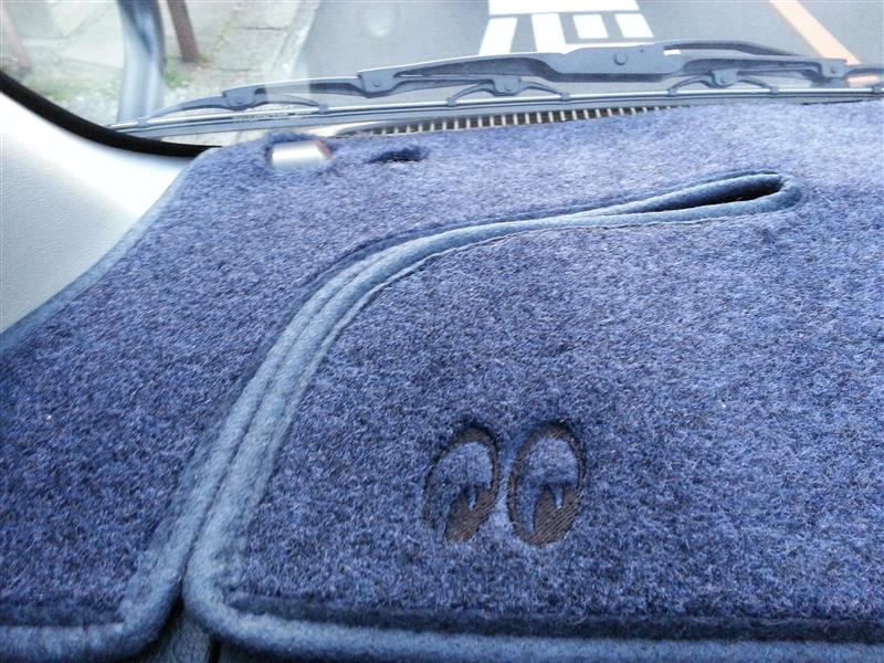 MOON EYES オリジナル DASH MAT のパーツレビュー | ハイエースバン(み