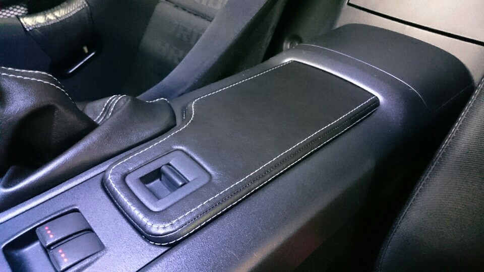 LIBERAL INTERIOR COLLECTION センターコンソール・リッドジャケット