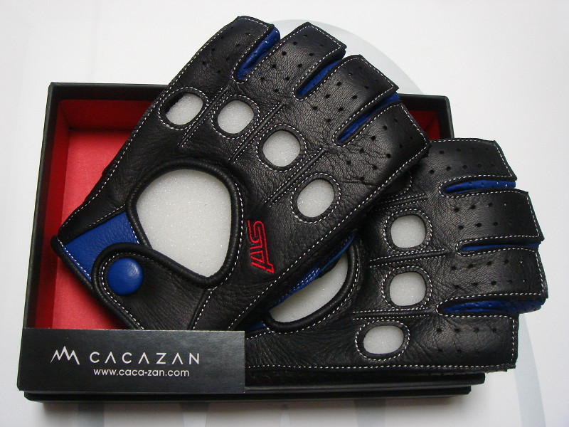 STI ドライビンググローブ のパーツレビュー | XV(カラムゥ) | みんカラ